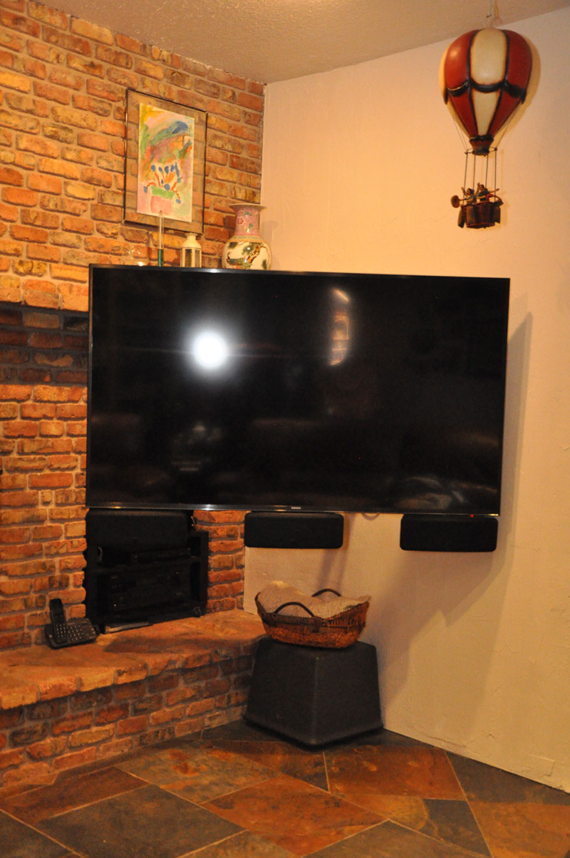 Den TV showing the "floating" effect